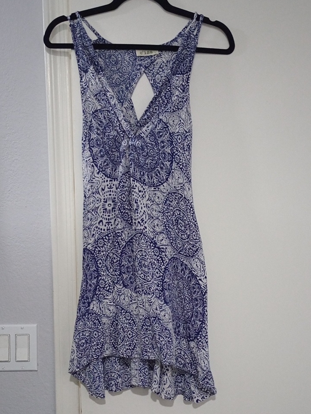Navy & White Medallion Sleeveless Dress with V Cutout Size M